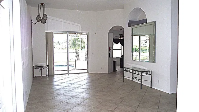  Residence photo 8