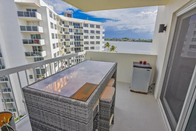2600 N Flagler Unit 803 photo 32