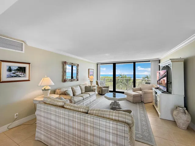 Tiara Singer Island Unit 4 F photo 4