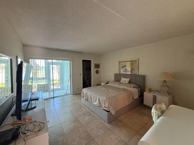 Unit 105 photo 3
