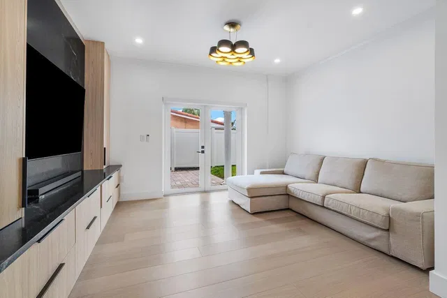 Residence photo 19