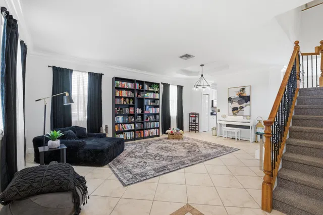 Residence photo 5