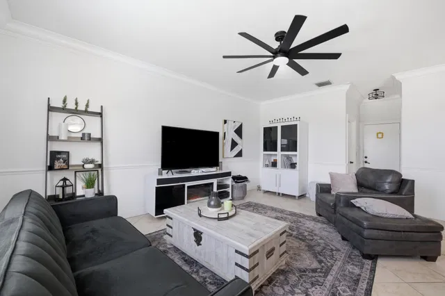  Residence photo 11