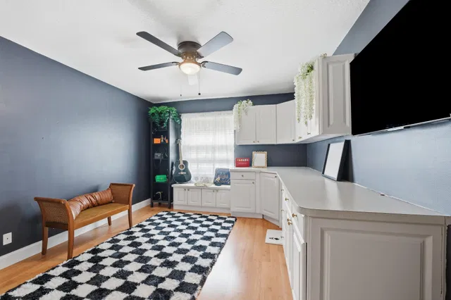  Residence photo 30