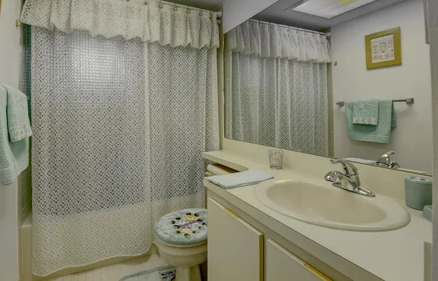 Unit 324 photo 19