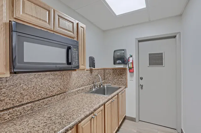 Unit 324 photo 34