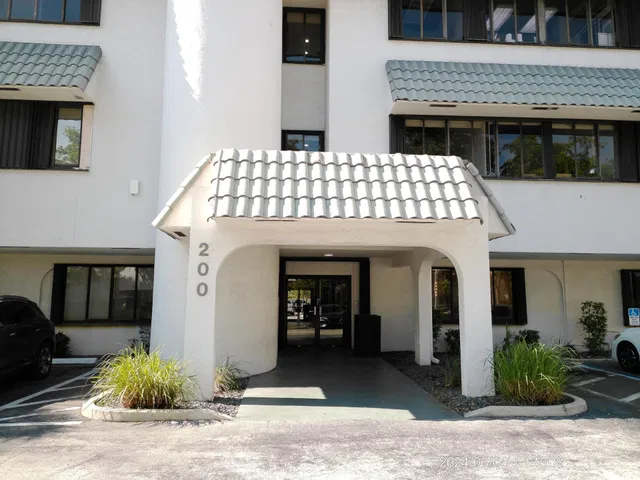 Residence photo 3
