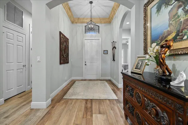 Residence photo 4