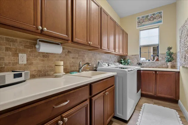 Residence photo 20