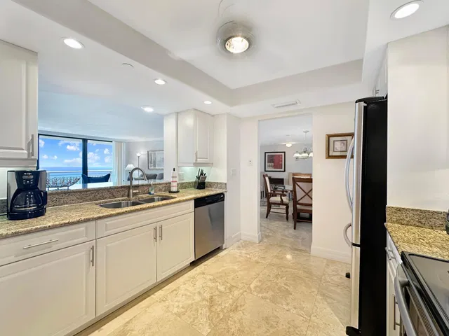 Tiara Singer Island Unit 40e photo 6