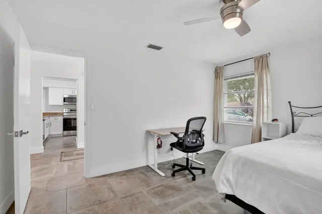 Residence photo 17