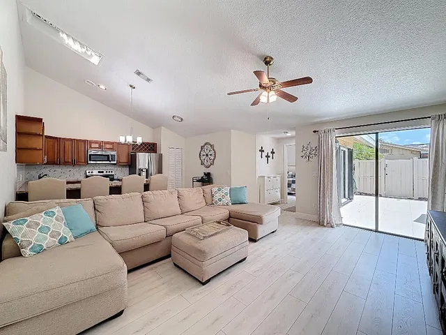 Old Palm Golf Club Residence photo 16