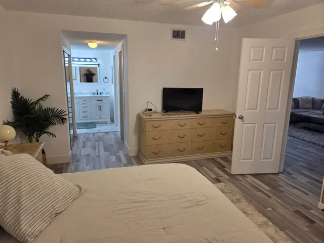 Unit 202 photo 11