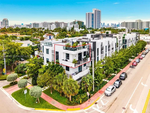 Ten30 South Beach 321