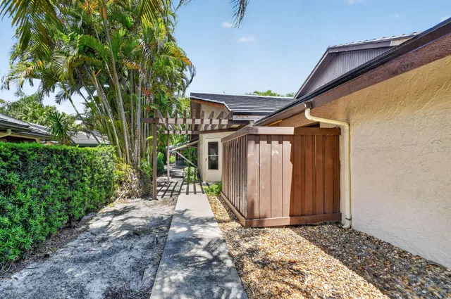 Residence photo 5
