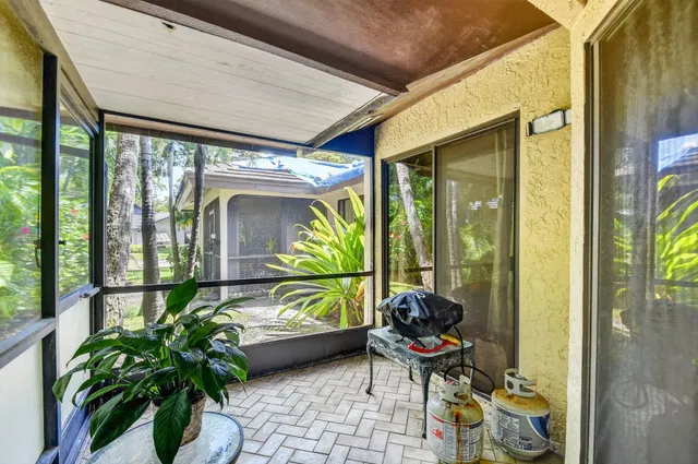 Residence photo 42