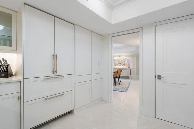 Unit 616 photo 12