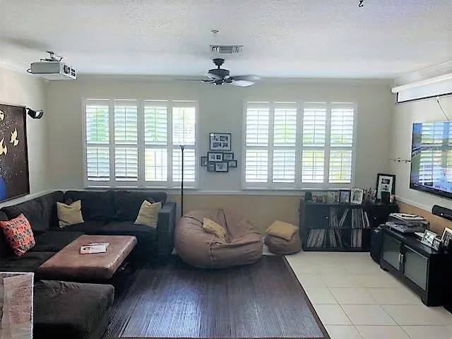 Residence photo 9