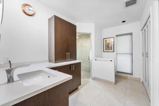 Residence photo 26