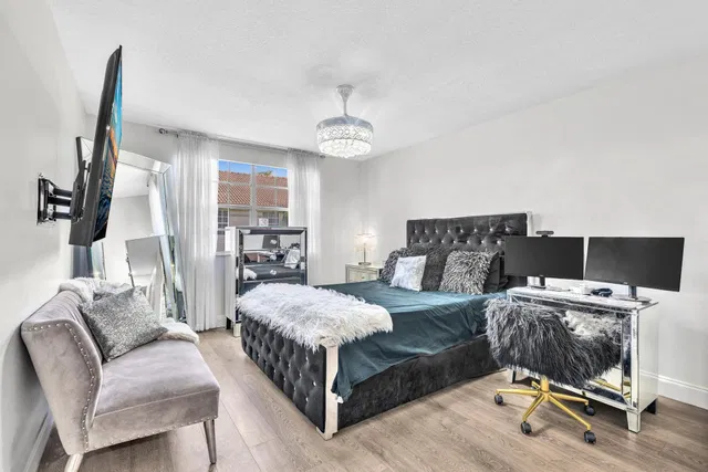 Residence photo 23