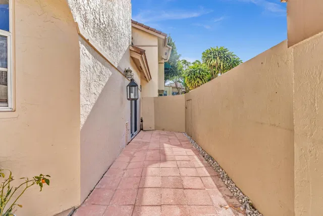 Residence photo 31