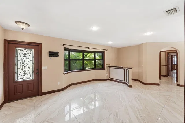 Residence photo 5