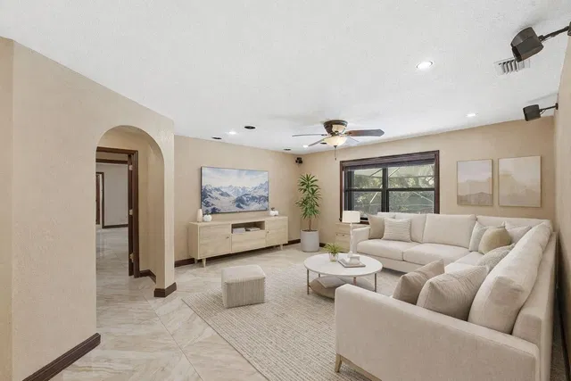 Residence photo 9