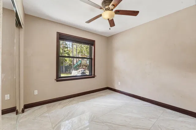 Residence photo 11