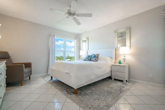 Unit 5260 photo 15
