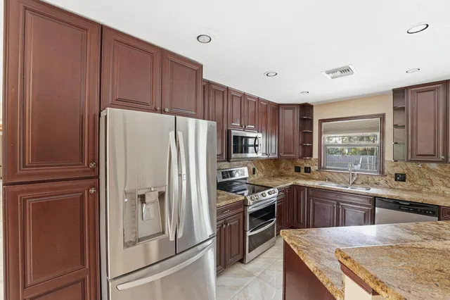 Residence photo 6