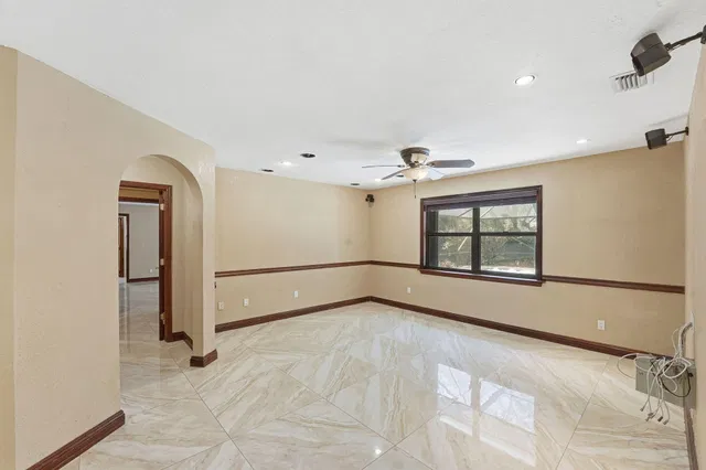 Residence photo 8