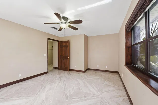 Residence photo 15