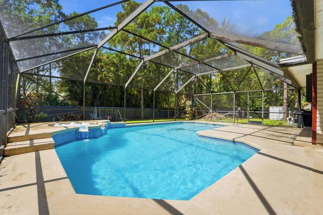 Residence photo 25