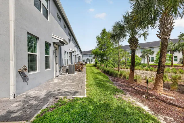 Residence photo 43