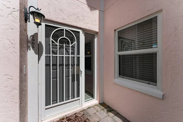 Residence photo 5