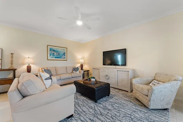Residence photo 16