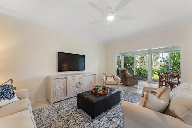 Residence photo 17