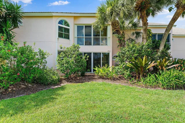 Residence photo 32