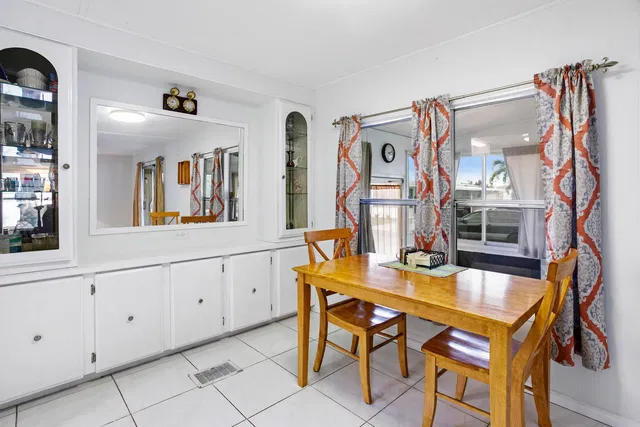 Residence photo 5