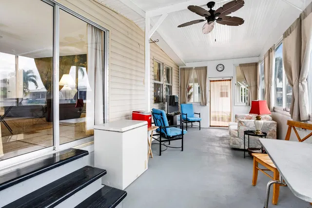 Residence photo 9