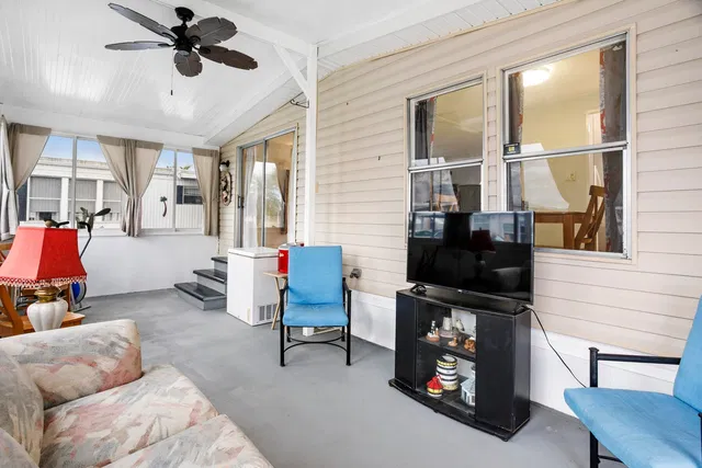 Residence photo 10