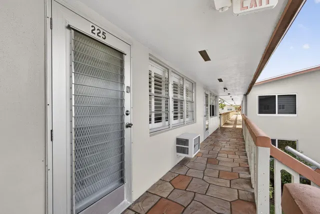  Unit 225 photo 11