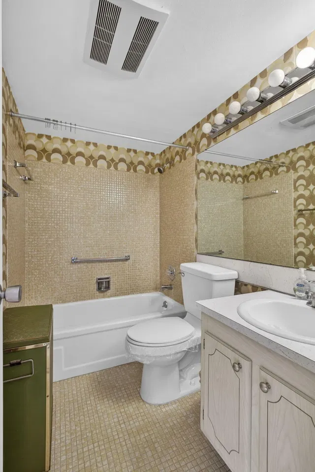  Unit 225 photo 19