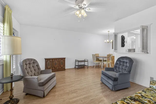  Unit 225 photo 22