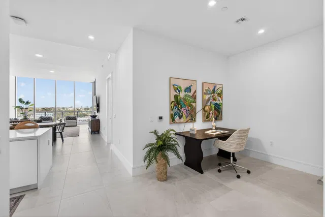 Nautilus 220 Unit 605 photo 9