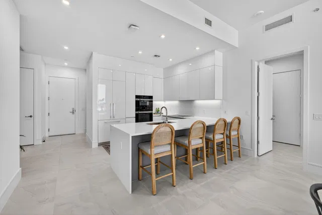 Nautilus 220 Unit 605 photo 10