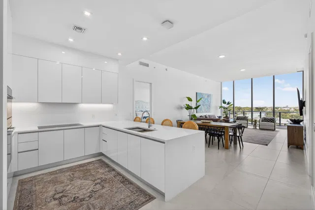 Nautilus 220 Unit 605 photo 13
