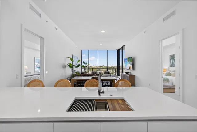 Nautilus 220 Unit 605 photo 15