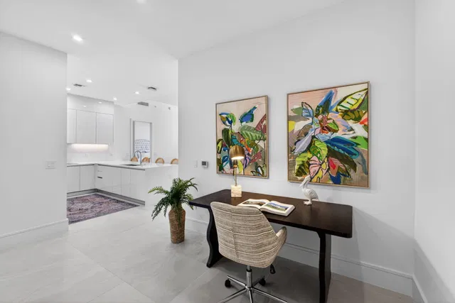 Nautilus 220 Unit 605 photo 16