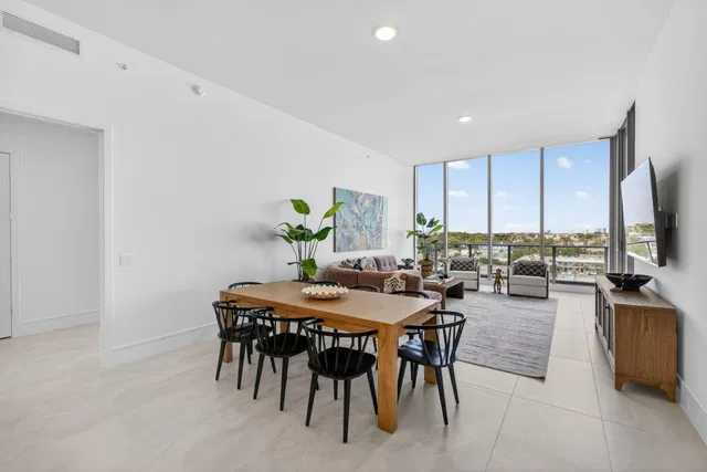 Nautilus 220 Unit 605 photo 18